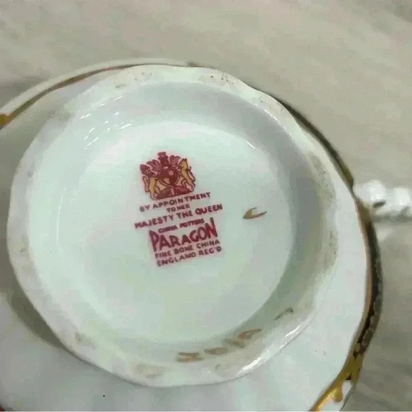 Vintage Paragon Fruit Gold Gilted Footed Fine Bone China Tea Cup Saucer England - Picture 4 of 9